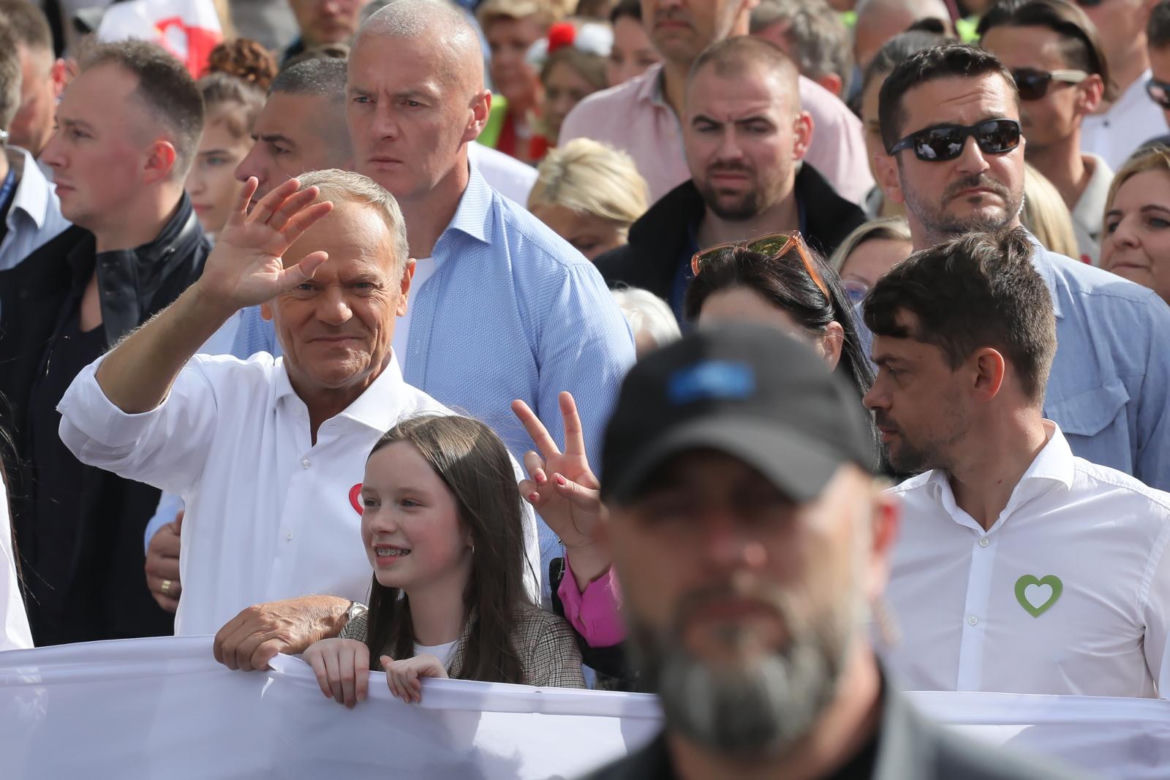 Ruszył Marsz Miliona Serc! Ogromne tłumy Polaków na ulicach Warszawy [ZDJĘCIA]