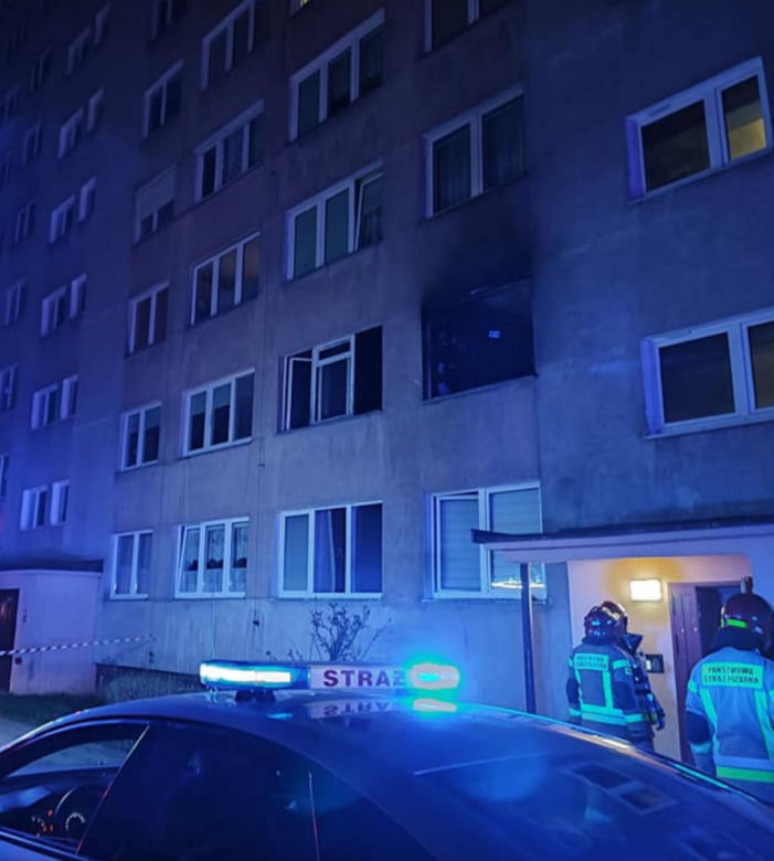 Małżeństwo zginęło w pożarze wieżowca w Tomaszowie Mazowieckim! Ich syn reanimowany [ZDJĘCIA].