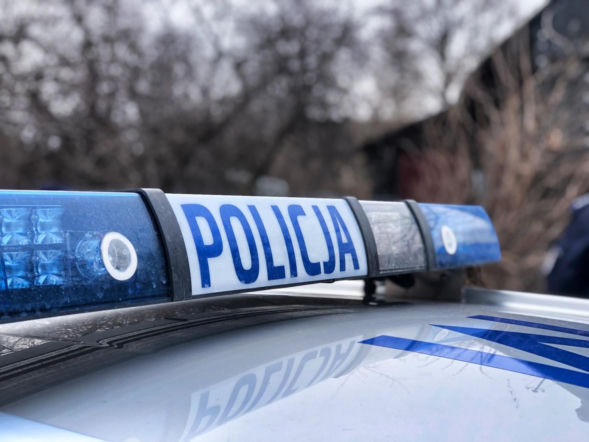 Trzech nastolatków. Na widok policjanta 14-latek zrobił coś dziwnego