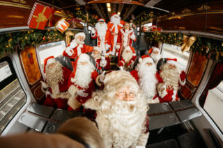 W tym mieście Boże Narodzenie 2025 rozpocznie się prawie dwa tygodnie wcześniej. Świąteczną magię poczuje nawet Grinch