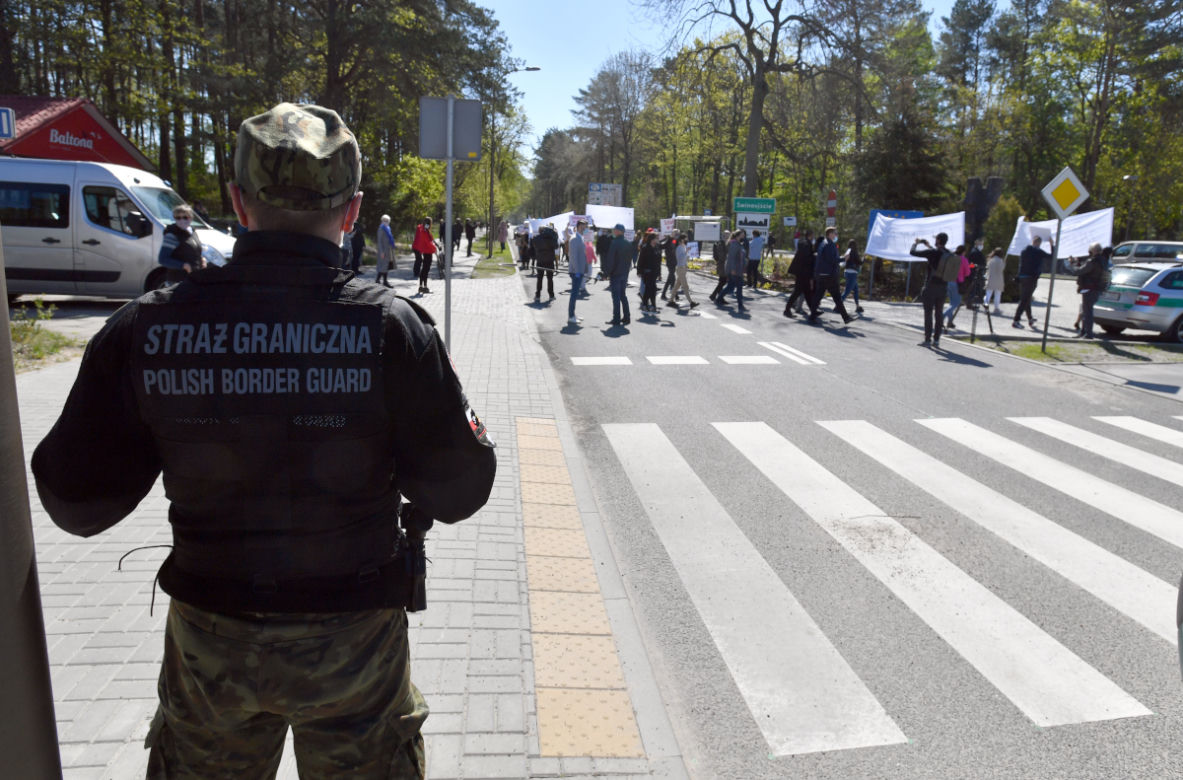 Protesty na granicy w Świnoujściu - 8 maja 2020