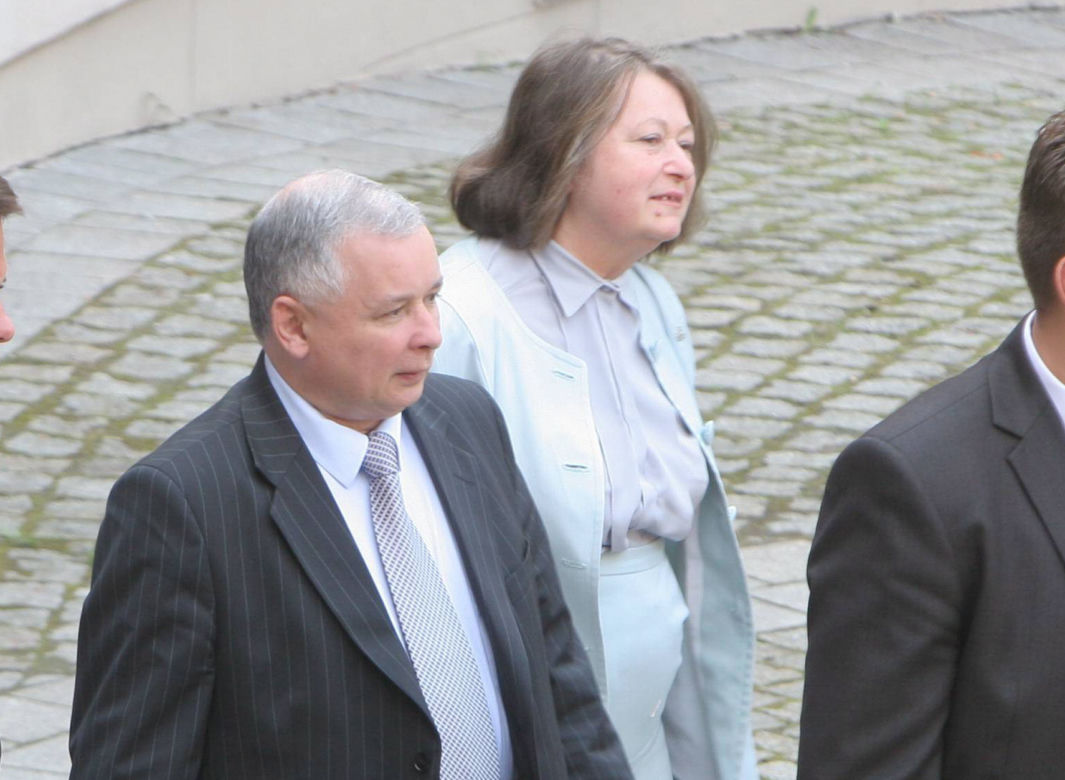 Prezes Kaczyński oczyszczał aurę kasztanami
