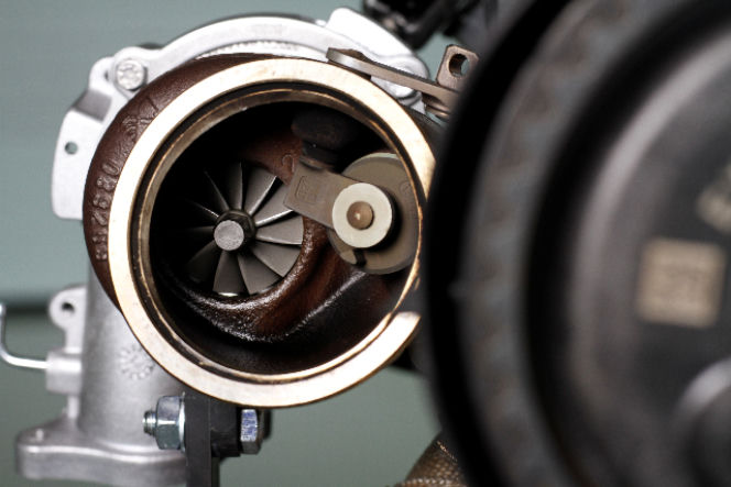 Volvo silnik 2.0 Drive-E 450 KM potrójne turbodoładowanie