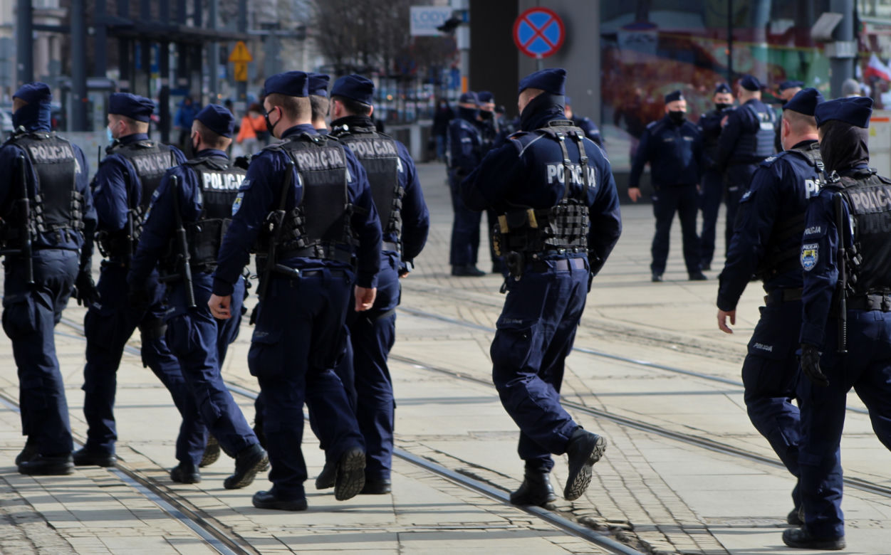 Marsz o wolność w Katowicach. Tak wyglądał liczny protest antycovidowców 