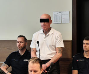 Zabili 83-letnią seniorkę za 180 zł.  Jej pokiereszowane ciało ukryli w wersalce