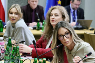 Doda, Małgorzata Rozenek-Majdan i Joanna Krupa w Sejmie