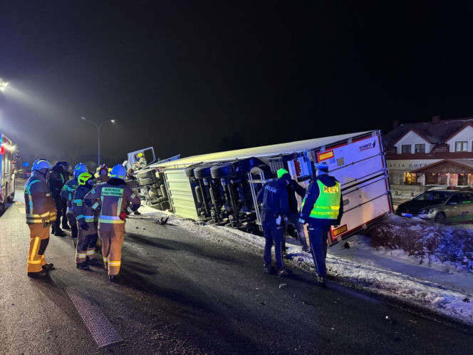 Wypadek w Chromnej. DK-2 zablokowana
