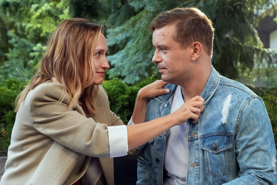 Barwy szczęścia, odcinek 3319. Asia (Anna Gzyra), Hubert (Marek Molak)