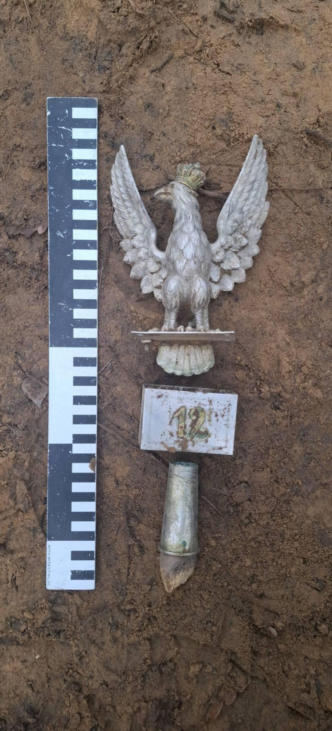 Sensacyjne odkrycie w starachowickim lesie! Pod ziemią przeleżało ponad 80 lat