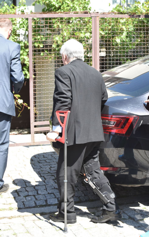 KACZYŃSKI JUŻ W DOMU