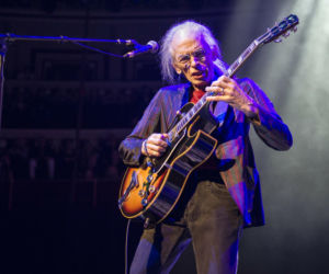 Steve Howe z zespołu Yes ma problemy zdrowotne. Tak teraz wygląda