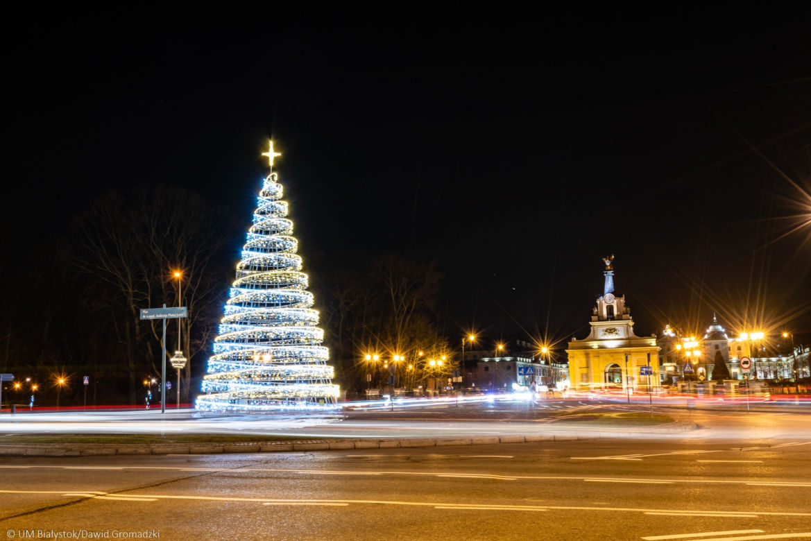 Białystok. Świąteczne iluminacje rozbłysły w mieście. Coś pięknego. Musisz to zobaczyć!