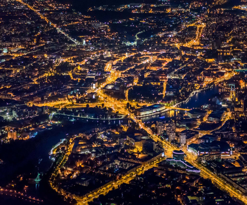 Wrocław nocą z lotu ptaka