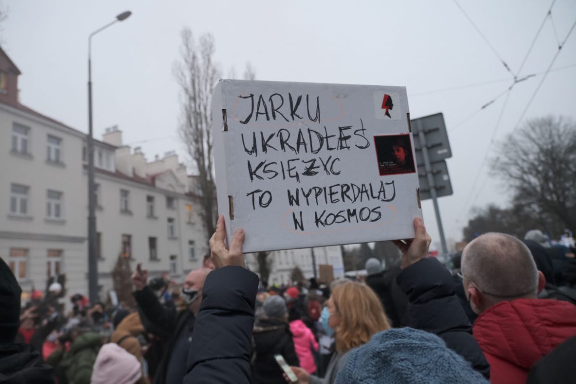 Dom Jarosława Kaczyńskiego otoczony jak twierdza