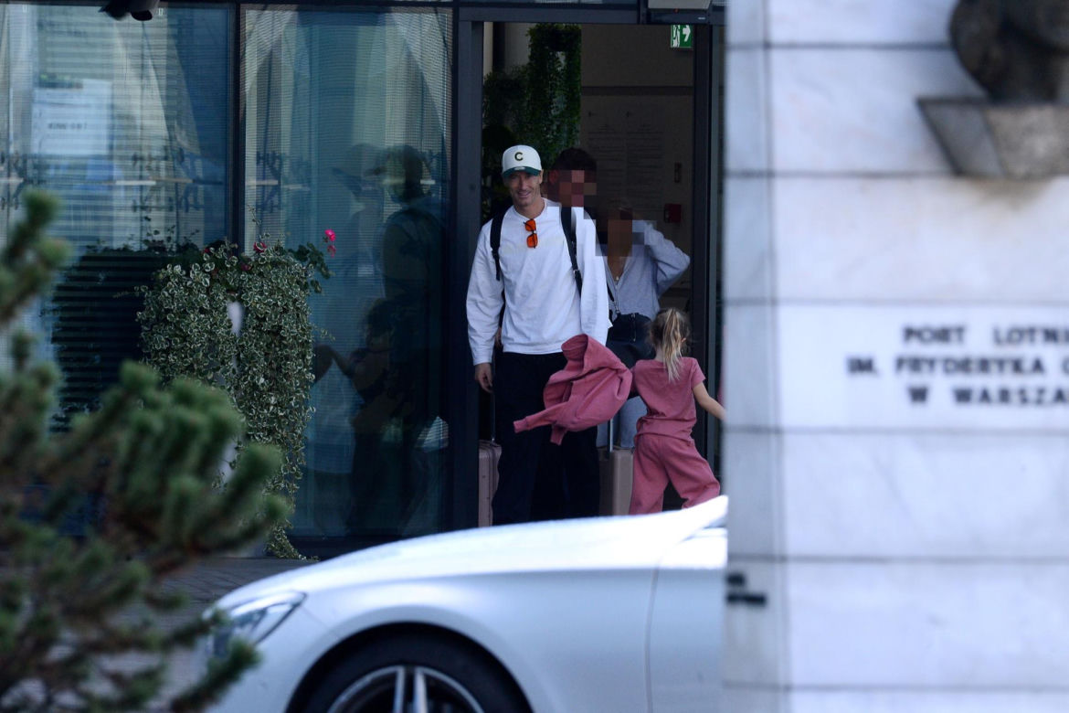 Robert Lewandowski z córkami przyjechał do Warszawy