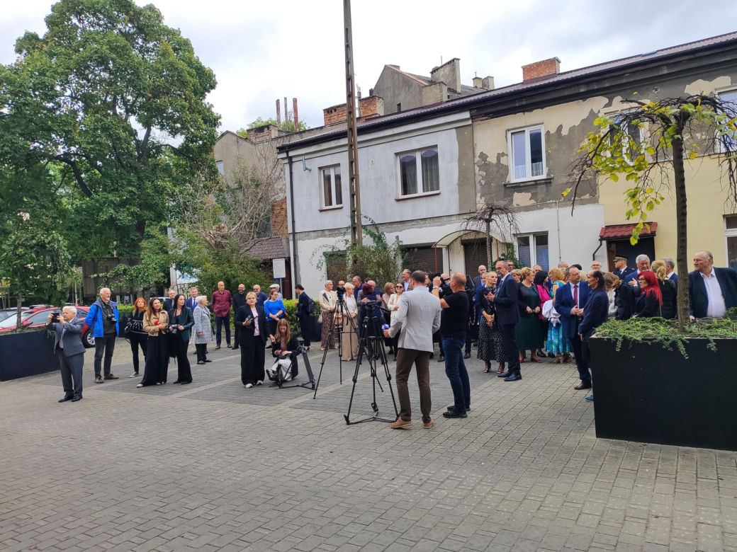 Rozpoczeły się obchody 20-lecia MSCW "Elektrownia" - Dziś odsłonięto tablicę upamiętniająca wieloletniego dyrektorka instytucji