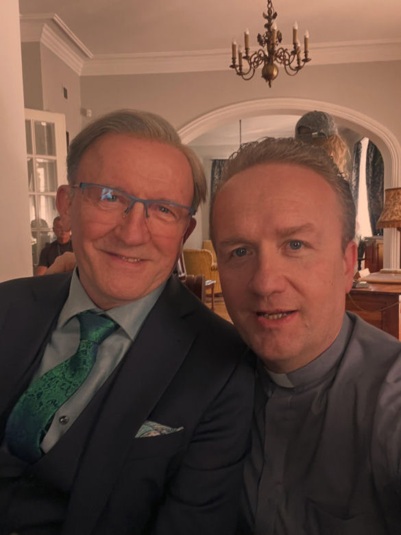 Ranczo 11 sezon. Ksiądz Robert (Bartek Kasprzykowski), Czerepach (Artur Barciś)