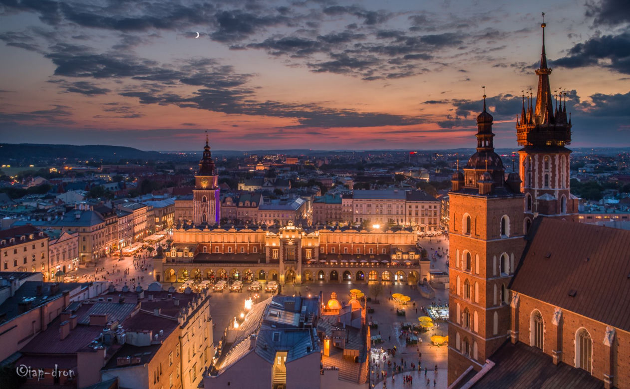 Kraków niczym Las Vegas. Takich zdjęć nocnego miasta jeszcze nie widziałeś