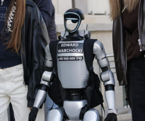 Spotkanie ministra finansów z robotem