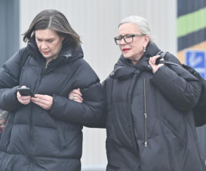 Krystyna Janda kurzy w aucie