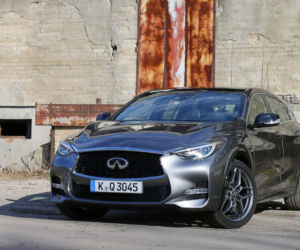 Infiniti Q30 Sport 2.0 Turbo AWD