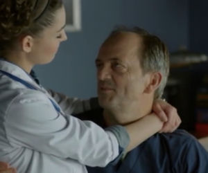 LEKARZE, odc. 6. Beata Jasińska (Agnieszka Więdłocha) i jej ojciec Leon Jasiński (Jacek Koman)