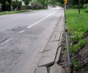 Drogowcy zabierają się za zdewastowaną ulicę