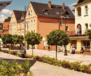 Pociągi wróciły, a kurort znów żyje. To polskie uzdrowisko podbija serca turystów