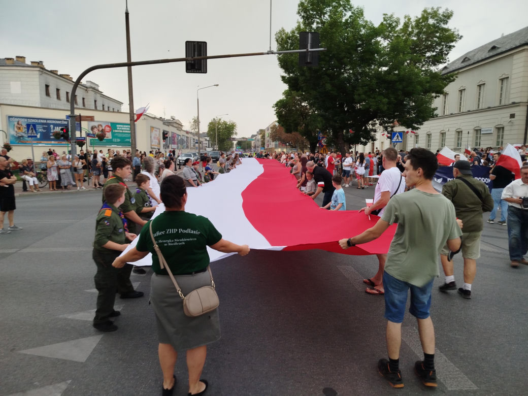 „Cześć i chwała bohaterom!”. Siedlczanie spotkali się w centrum miasta, by uczcić 82. rocznicę wybuchu Powstania Warszawskiego