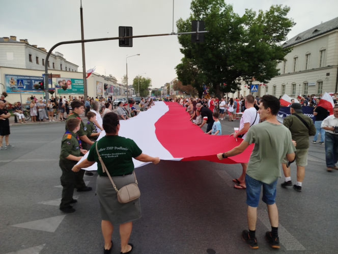 „Cześć i chwała bohaterom!”. Siedlczanie spotkali się w centrum miasta, by uczcić 82. rocznicę wybuchu Powstania Warszawskiego