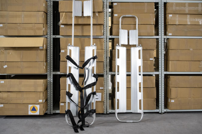 Schron powstaje w metrze. Tysiące łóżek, koców i śpiworów!