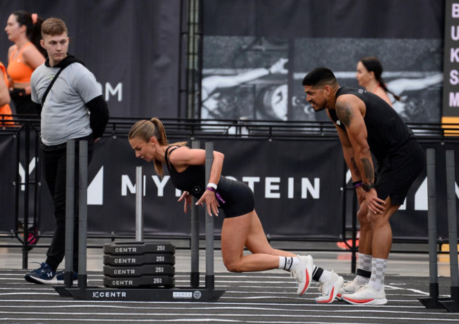 Anna Lewandowska z przystojnym Latynosem na zawodach Hyrox