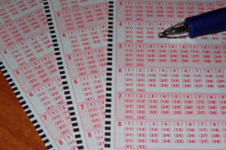 Trafił szóstkę w Lotto! Szczęśliwiec z Elbląga zgarnął niemal 9,3 mln złotych! Zobacz, jakie były zwycięzkie liczby