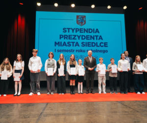Najzdolniejsi uczniowie odebrali stypendia Prezydenta Miasta Siedlce