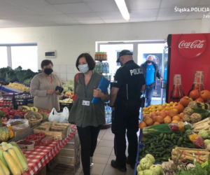 Zabrze: Policjanci kontrolowali sklepy i komunikację miejską. Sprawdzali maseczki [ZDJĘCIA]