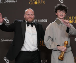 Pamela znów jest blondynką! Zobacz kreacje ze Złotych Globów