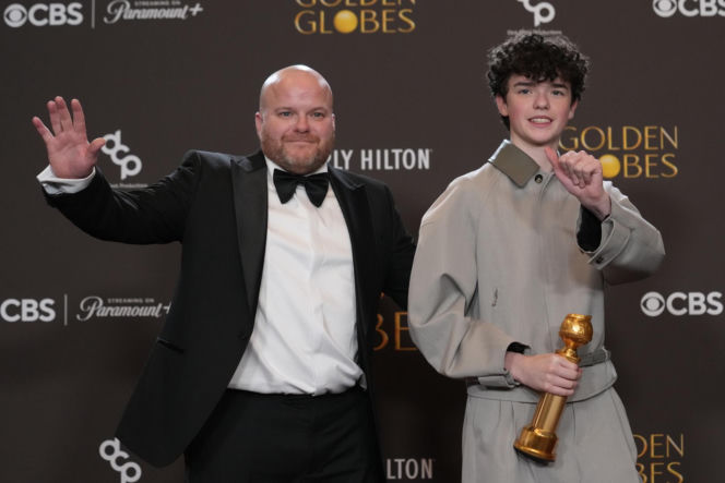 Pamela znów jest blondynką! Zobacz kreacje ze Złotych Globów