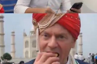 Donald Tusk śmieje się z Tuska tańczącego w turbanie!