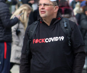 Marsz o wolność w Katowicach. Tak wyglądał liczny protest antycovidowców 