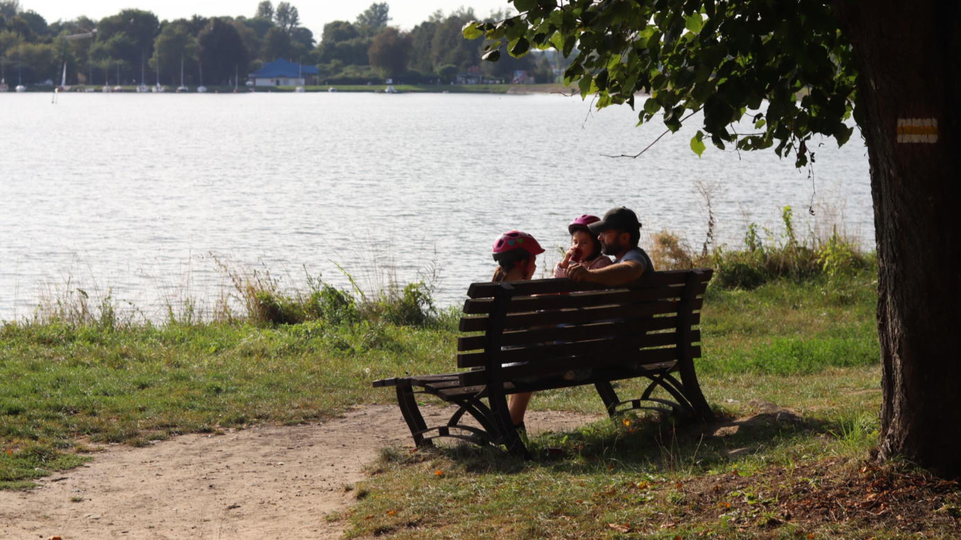 Piękny dzień nad Zalewem Zemborzyckim. Tak lublinianie łapali ostatnie promienie słońca [GALERIA]