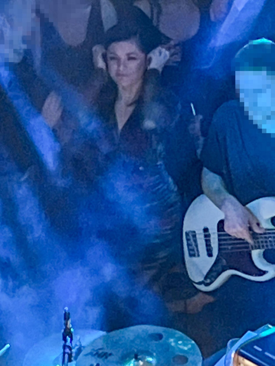 Maciej Kurzajewski pracuje, Katarzyna Cichopek baluje