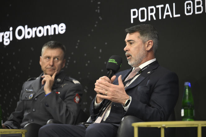 Scena Biała Przewaga powietrzna w nowoczesnym konflikcie. Od koncepcji użycia, przez zakup do misji lotniczych. Jak optymalnie odpowiedzieć na potrzeby polskich Sił Powietrznych?