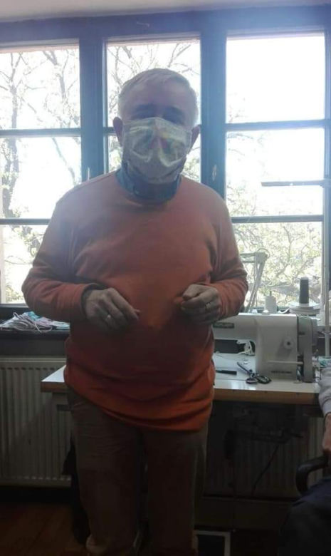 Aktorzy wciąż szyją maseczki