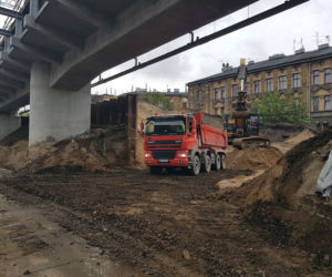 Koniec kolejowego nasypu w centrum Krakowa