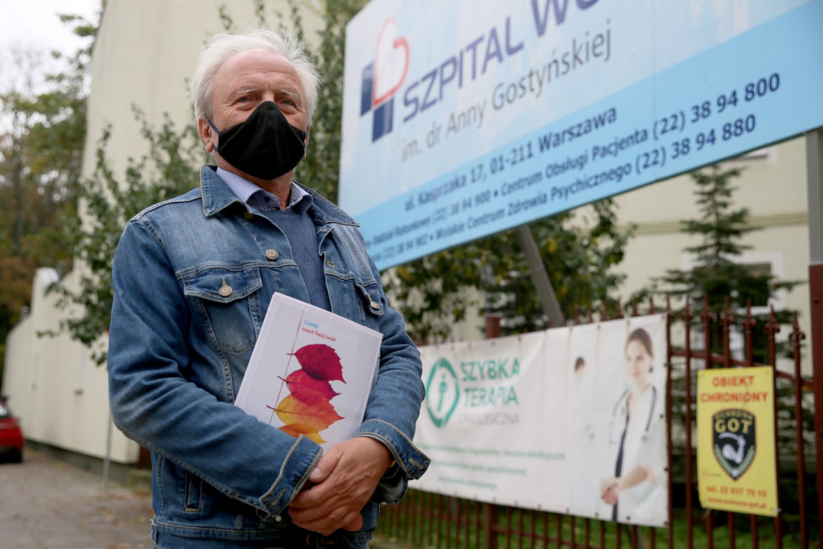 Seniorzy bronią oddziału geriatrycznego.
