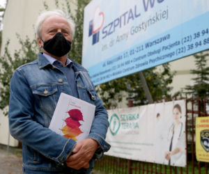 Seniorzy bronią oddziału geriatrycznego.