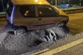 Prawie pół wieku bez wypadku i taki finał. 88-latek rozbił ukochane seicento