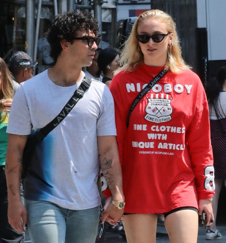 Joe Jonas i jego dwie miłości: Sophie Turner i... hulajnoga