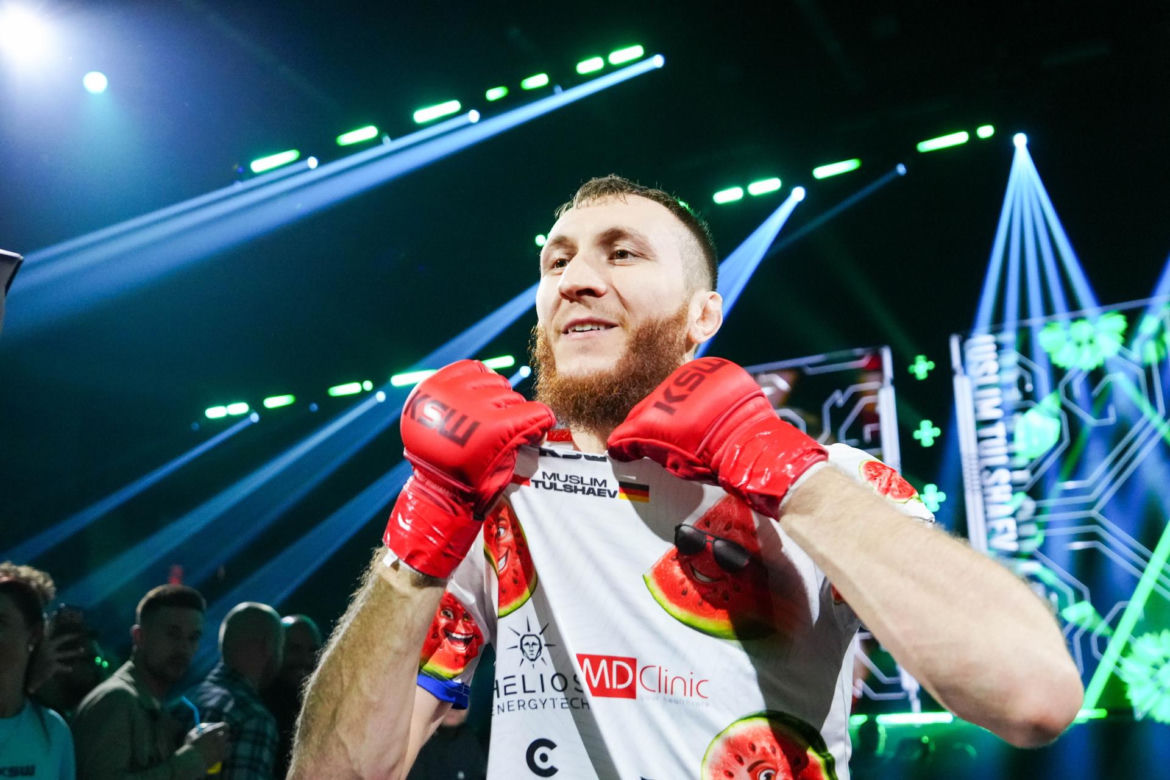 XTB KSW 121. Potężny cios w krocze, trybuny zamarły!