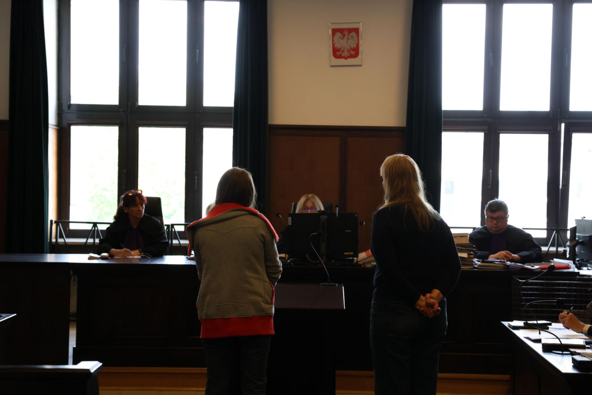 „Czekałem, aż umrze”. Cztery ciała przy Grzybowskiej w Warszawie. Świadkowie znikają przed rozprawą